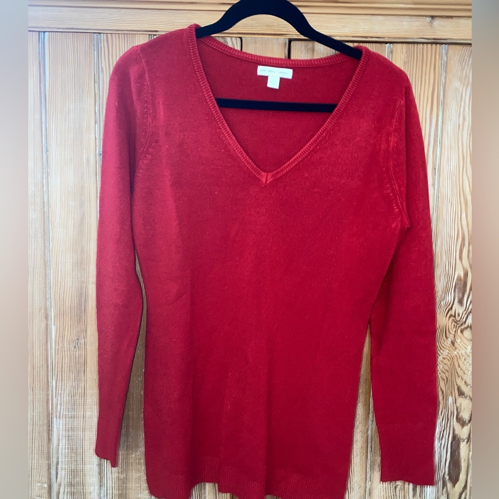 Red v-neck sweater, Size M